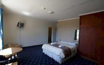 The Wharf 3*